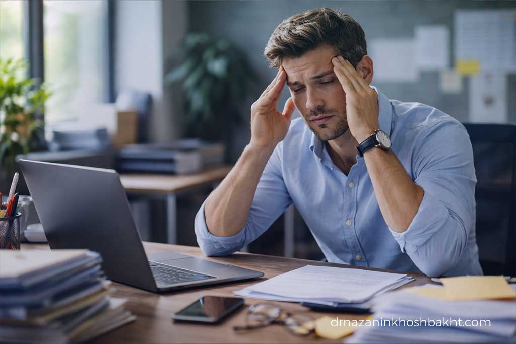 غلبه بر اضطراب کاری: راهکارهای مؤثر برای داشتن ذهنیتی سالم‌تر
